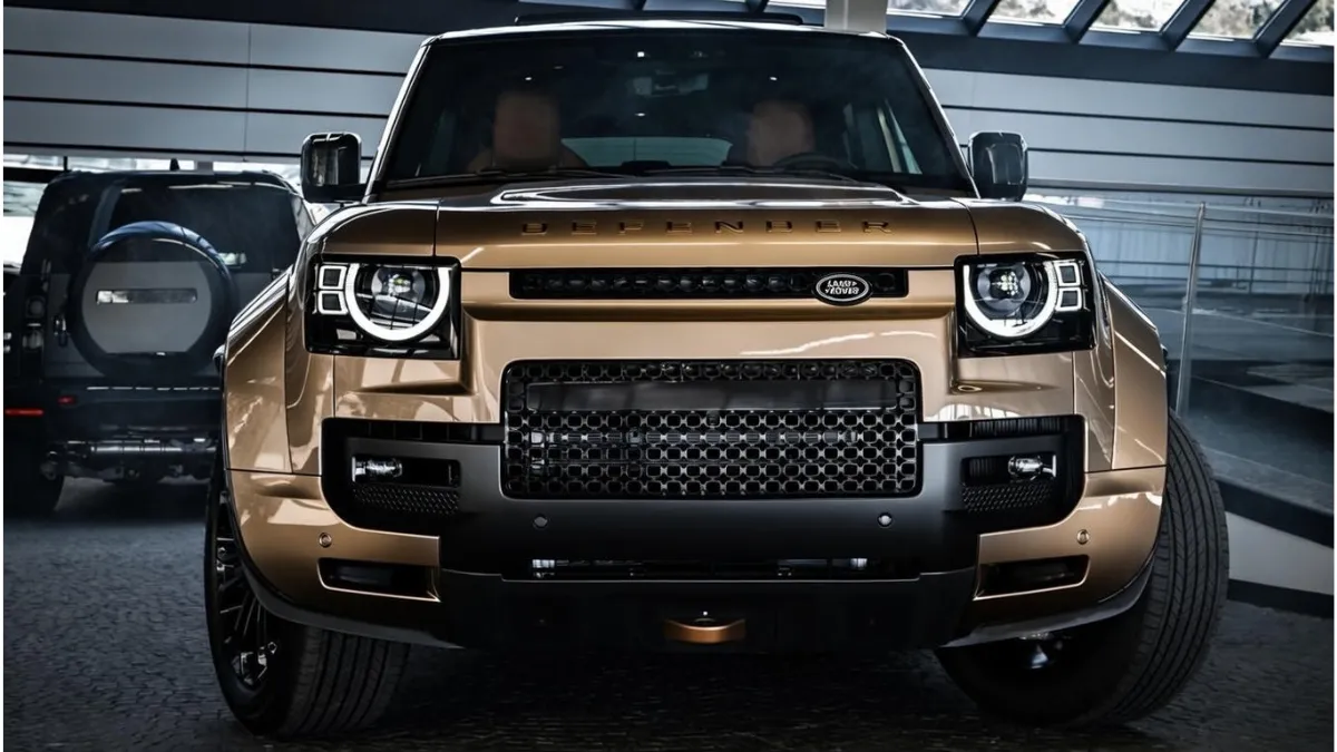 2025 Land Rover Defender OCTA V8